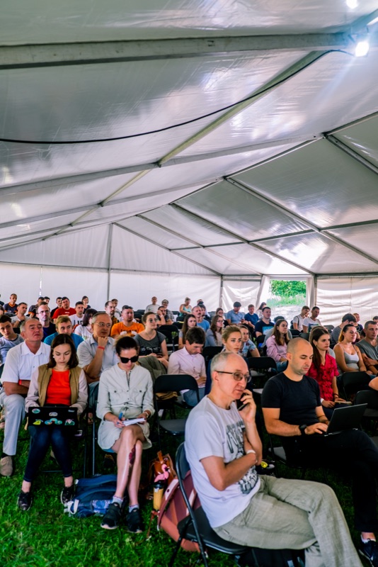 Full audience at Greencubator Academy outdoor session